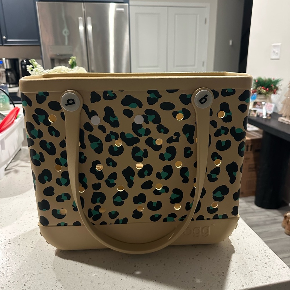 Stylish Leopard Print Bogg Bag
